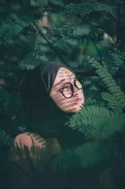 We are pleased to give away this free dark tones lightroom preset, designed to stylize your photos and give them a moody and dark appearance. Rumus Lightroom Dark Moody Green Baconties Com
