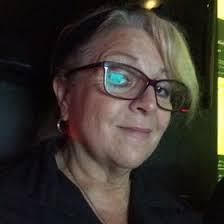 Vikki Davis (vixxiandavis)