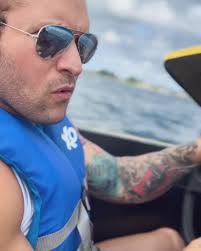 Absolutely in love with the video shoots Echo White Fox has done.  #ScarlettBordeaux