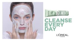 L'Oreal Skin Expert Pure-clay Cleanser Exfoliate and Refine, 5 ounces :  Amazon.ca: Beauty & Personal Care