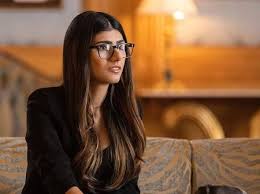 Complex is the leading source for the latest mia khalifa stories. Mia Khalifa Celebra 1 Milhao De Assinaturas Contra Exposicao De Seus Videos 29 06 2020 Uol Entretenimento