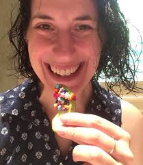 Introducing apples with honey to children with sensory differences through  play