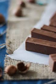 Le Gianduja Pate De Noisettes Et Chocolat Au Lait Chocolat Chocolat Au Lait Patisserie Chocolat
