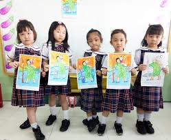 Gambar mewarnai rumah untuk anak anak usia dini dan cocok juga untuk anak anak yang memasuki sekolah tk dan sd selain itu gambarnya juga banyak. Lomba Mewarnai St Kristoforus Kb Tk I Sekolah Katolik Santo Kristoforus