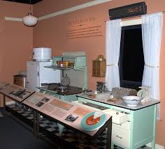 creating a retro 50s diner in your kitchen