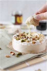 Camembert Roti Au Four Miel Et Fruits Secs Chefnini Recette Recettes De Cuisine Nourriture