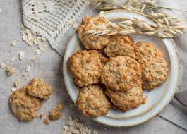Šie cepumi garšos bērniem un saldummīļiem, jo karamele, ar ko tie pārklāti, garšo kā cukurgailītis. Omites Auzu Parslu Cepumi Bez Miltiem Recipe In 2020 Food Recipes Desserts