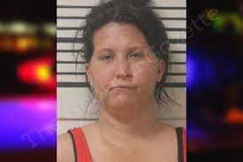 Shari Groves's Instagram, Twitter & Facebook