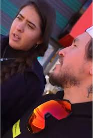 Renan Dando Capacete Para Dani Nobrega