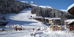 The centre of the upper valtellina valley, it is a popular winter sports resort. Ski Area Bormio 4 Valli Team4travel