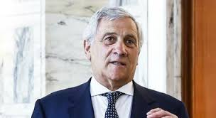 Steve Bannon: «Prevost la scelta peggiore per i cattolici Maga, è stato  spinto dai poteri forti»