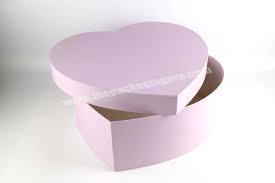 Cloth (fabric) material, flower boxes, foams included, heart shape flower boxes, square flower boxes. Wholesale Custom Waterproof Pink Rigid Cardboard Luxury Flower Packing Box Heart Shape Hat Flower Box