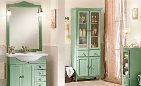 Eppure è una delle stanze in cui ci prepariamo per affrontare al meglio la giornata o dove ricarichiamo le nostre batterie alla fine di quest'ultima. Idee Per Arredare Un Bagno In Stile Classico Mobile Lavabo Verde Mondo Convenienza Arredamento Bagno Bagno Arredamento