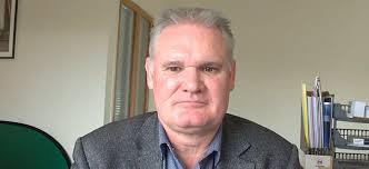 Grant Ardern Reflecting