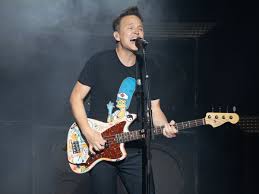 Mark hoppus shared a positive update about his battle with cancer. Mark Hoppus Blink 182 Bassist Shares First Photo Since Losing Hair Following Cancer Diagnosis The Independent