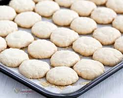 Biskut bangkit kelapa via dapurkakpah.blogspot.com. Kuih Bangkit Tapioca Cookies Malaysian Chinese Kitchen
