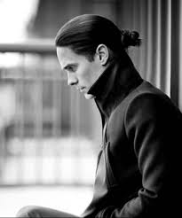 The fact that orlando bloom was in the new pirates of the caribbean movie was one of the earliest pieces of information we had about the new movie. 45 Top Knot Men Ideas For A Daring Dreamy Look Menhairstylist Com