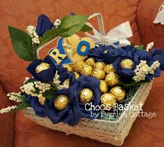 Sudah menjadi satu kemestian, coklat mesti tersenarai di dalam. Chocolate Basket For Gubahan Hantaran Or Any Occasion Wedding Gift Boxes Wedding Gifts Packaging Diy Birthday Gifts