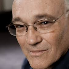 Garbage' comments continue to dominate US election campaigns