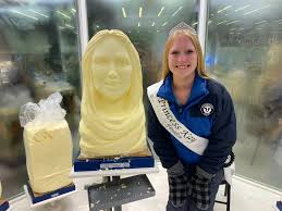 Stearns County dairy princesses meet their butter sculptures at the State  Fair