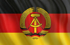 Jochann wolfgang von goethe der grӧsste deutsche dichter, naturwissenschaftler, staatsmann, denker, der bedeutenste vertreter der weltliteratur er wurde in frankfurt am main 1749 geboren 1765 studierte in. Das Leben In Der Ddr