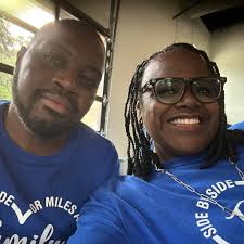 Where are kid-friendly restaurants for chicken and waffles?