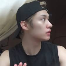 Como si no se estuvieran muriendo ustedes también de hambre y muerte por  ese montón de narcos que tienen en México y de paso una presidente más  corrupta que el anterior! Jajajajaja