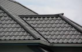 Anda bisa memilih berdasarkan penyesuaian dengan model atapnya, atau bisa juga sekedar menuruti selera. Genteng Kanmuri Pilihan Genteng Keramik Berkualitas Untuk Atap Rumah Rumah123 Com