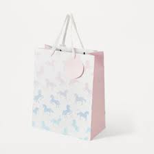 There are two colour options including green/white with spots or grey/white with a weave pattern. Gift Bags Small Gift Bags Large Gift Bags Wine Gift Bags Kmart