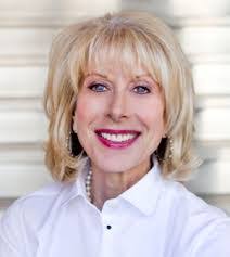 Shelly Doran's Instagram, Twitter & Facebook