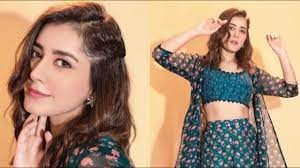 A dreamy appearance of a woman comes with outfit, hairstyle and accessories. Easy Side Hairstyle For Western Dresses Hairstyle For Girls Simple Hairstyle New Hairstyle Youtube