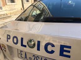 Άνοιξαν μέσα στο λοκντάουν και τώρα είναι έτοιμα να γνωριστούν από κοντά με τους πελάτές τους. Kerkyra Prostimo 7 000 Gia Moysikh Kai Mh Thrhsh Apostasewn Se Estiatorio Mpar Kerkyra Corfu Tv News