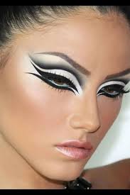 Type De Maquillage A L Egyptienne Les Egyptiens De L Antiquite Utilisaient De Nombreux Produit Maquillage Zebre Maquillage De Deguisement Maquillage Feerique