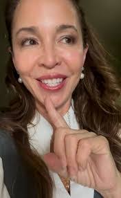 Emily Starnes's Instagram, Twitter & Facebook