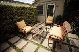 The Best Plants To Use Between The Joints Of Walkway Pavers - Bayside Pavers