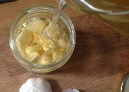 Beberapa penelitian mengungkapkan manfaat bawang putih sebagai obat untuk menurunkan kolesterol dan menjaga kesehatan lambung. Ini Lho Manfaat Air Rendaman Bawang Putih Yang Bagus Bagi Kesehatan Blog Unik