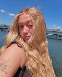 rebecca robichaud (@rebeccarobichaud) • Instagram photos and videos