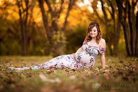 Dallas pin up is home to over twenty local female businesses, all within the realm of pinup, glamour, and burlesque. Maternity Photographer In Dallas Maternity Gowns Lindsay Walden