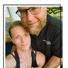 Woman thanks stranger for help with bee allergy at gas station