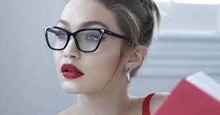 41 9 Millio Koveto 23 Kovetes 13 9 Ezer Bejegyzes Nezd Meg Az Instagramon 9gag Go Fun The World 9gag Fenykepeit Es Videoit Eyewear Guzel Kadinlar Vogue