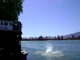 La laguna es muy limpia y el agua tiene una temperatura exquisita. Laguna Esmeralda Verano 2010 En Melipilla Youtube