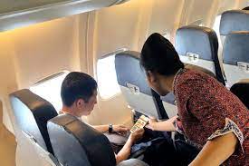 Pendapatannya per bulan terbilang besar. Video Viral Pramugari Lion Air Tenangkan Bayi Saat Bertugas Begini Ceritanya Halaman All Kompas Com