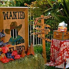 No matter the age of your guests or the tone of the theme, you'll find all the great western themed party supplies at stumps that you need to bring it to life. Cowboy Theme Party For Kids Novocom Top