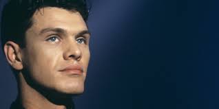 #noplp mickaël elle a les yeux revolver (marc lavoine) (la même chanson) (fev 2020). Comment La Chanson Elle A Les Yeux Revolver Est Devenue Un Tube