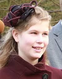Играет саму себя (в титрах: Lady Louise Windsor Wikipedia