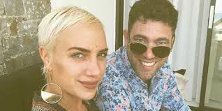 Már régóta gondolkozom rajta, hogy kipróbálom, de nem mertem. Toth Gabi Csokolozos Fotot Posztolt Cosmopolitan Hu