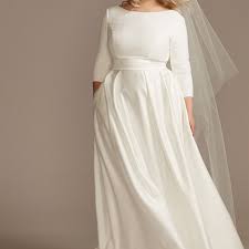 This wedding dress style is often confused with the boho look described above, when it's actually a more elegant choice. 24 Best Modest Wedding Dresses Of 2021