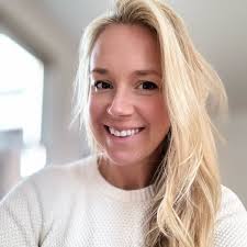 Avery Anna joined Riley Green to perform "Don't Mind If I Do" 🙌 📍 Grand  Ole Opry Next Stage