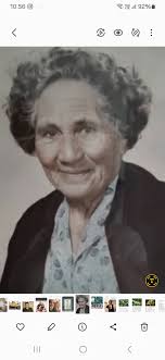 Great Aunt Ivy, Great Grandmother Hannah Beeken and friend unknown. Not  sure if this has been posted before.