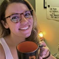 Kelli Brock's Instagram, Twitter & Facebook